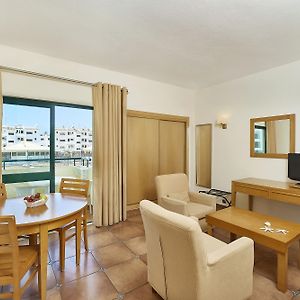 Classic  Pool Side Studio Apartment